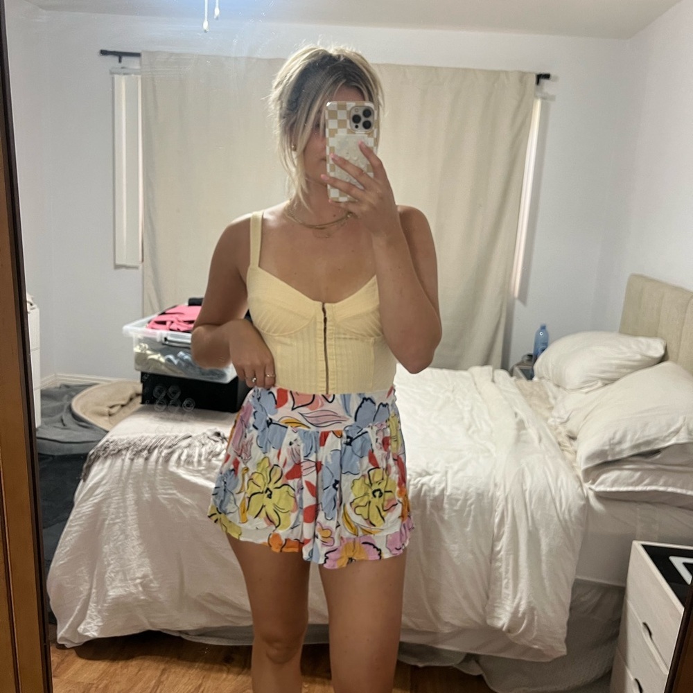 SALTY LEMON shorts - Picture 14 of 16